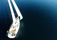 bateau à voile voilier elan 45 bateau génois grand-voile